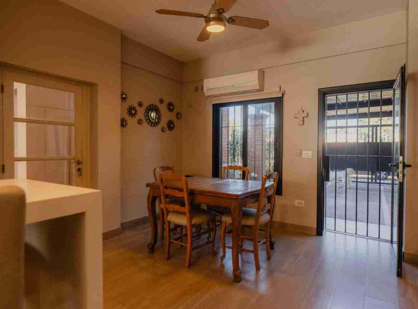 Foto de Venta Casa 4 Dormitorios con Pileta Yerba Buena, imagen 3