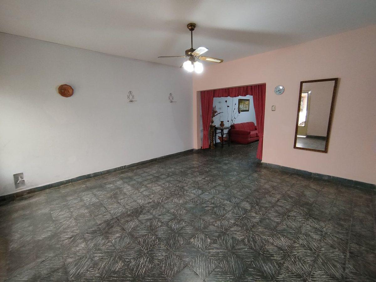 Foto de VENTA CASA 2 DOR, AMPLIA CON FONDO Y TERRAZA, imagen 3