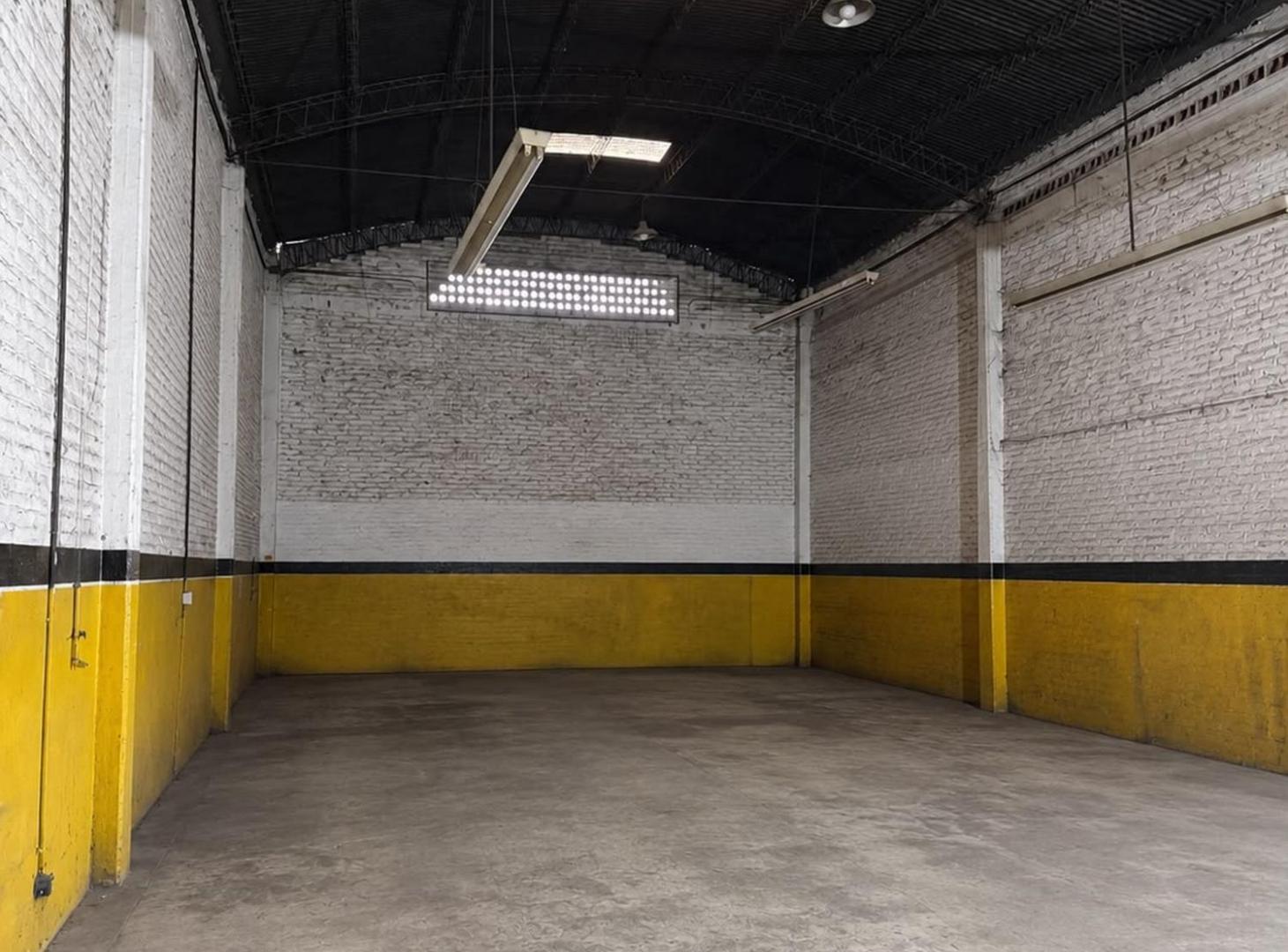 Foto de VENTA GALPON 240m2 ALTURA 6m AV ROCA 2200, imagen 5