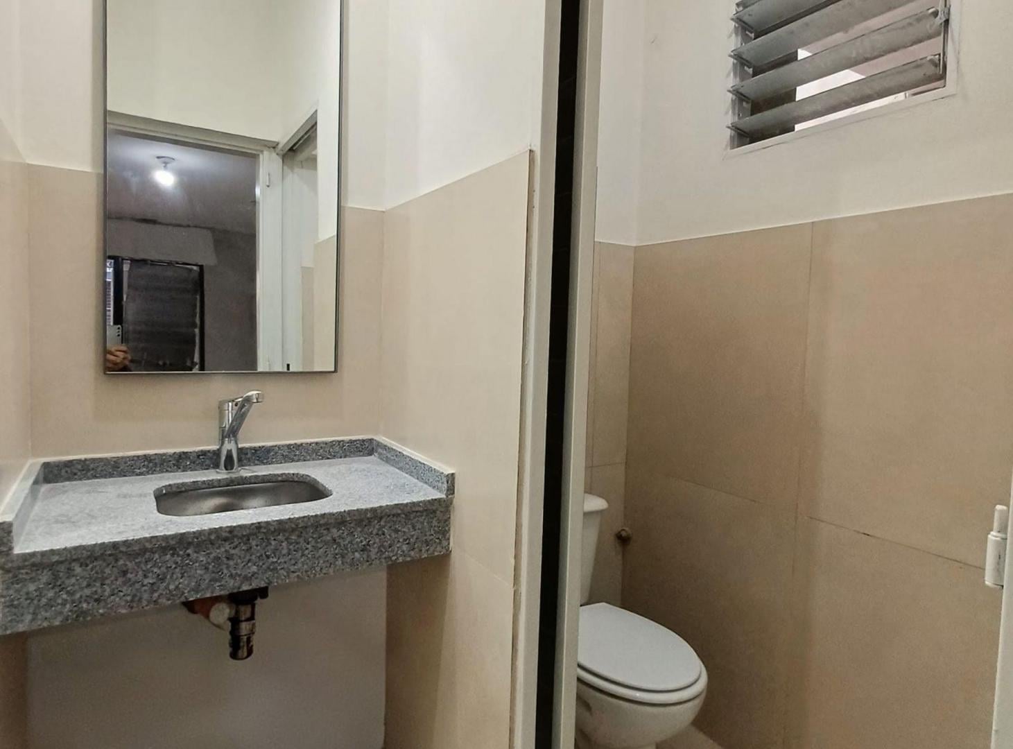 Foto de Alquiler local Com. A estrenar - zona Pleta Mitre, imagen 2