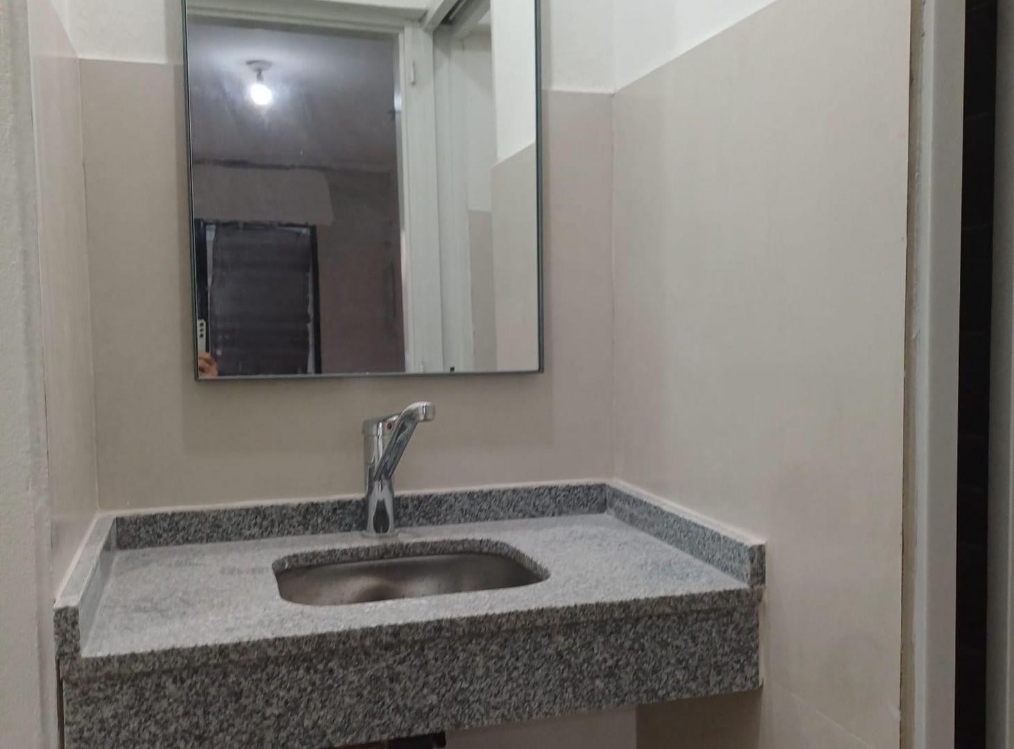 Foto de Alquiler local Com. A estrenar - zona Pleta Mitre, imagen 3