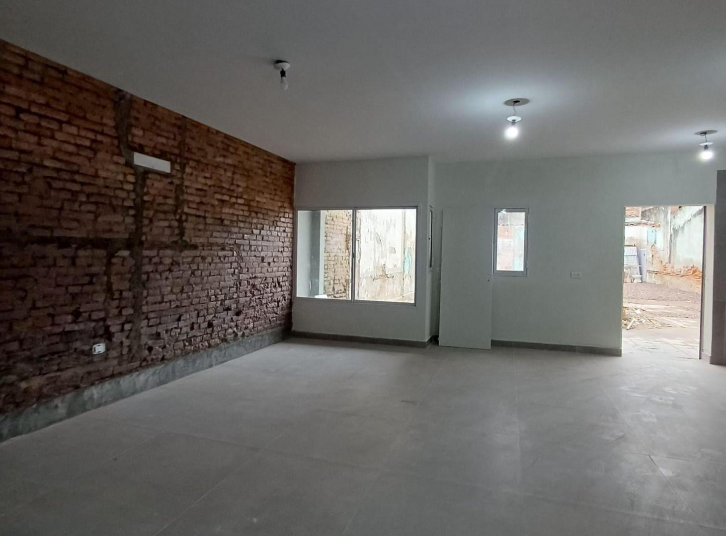 Foto de Alquiler local Com. a estrenar - Zona Pleta Mitre, imagen 4
