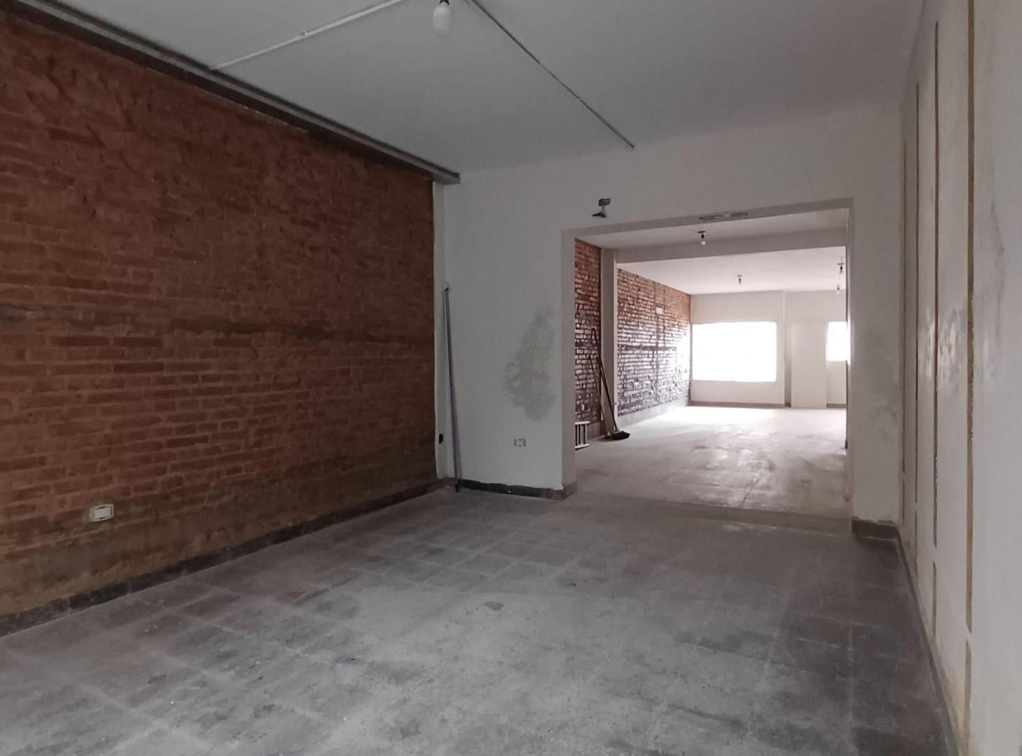 Foto de Alquiler local Com. a estrenar - Zona Pleta Mitre, imagen 5