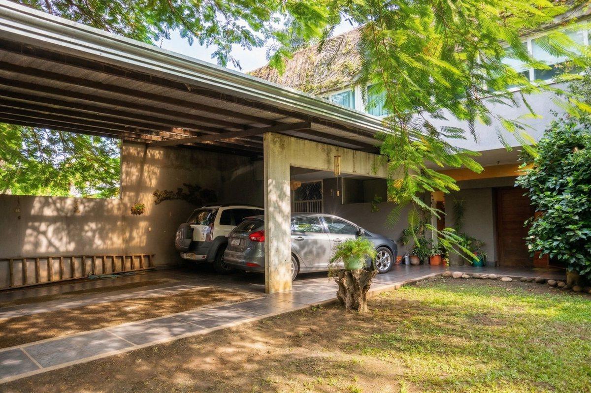 Foto de VENTA CASA EN YERBA BUENA- 4 DORM- 3 BAÑOS- PILETA, imagen 2