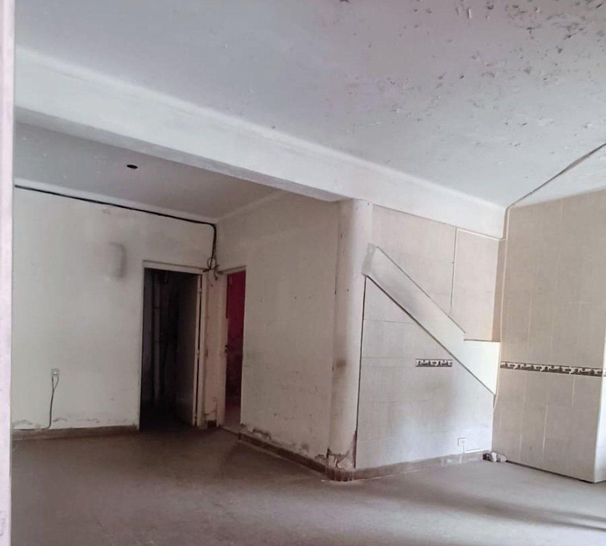 Foto de A RECICLAR CASA CON COCHERA - ZONA PZLETA. MITRE, imagen 3