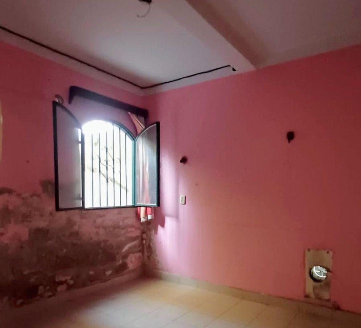 Foto de A RECICLAR CASA CON COCHERA - ZONA PZLETA. MITRE, imagen 1