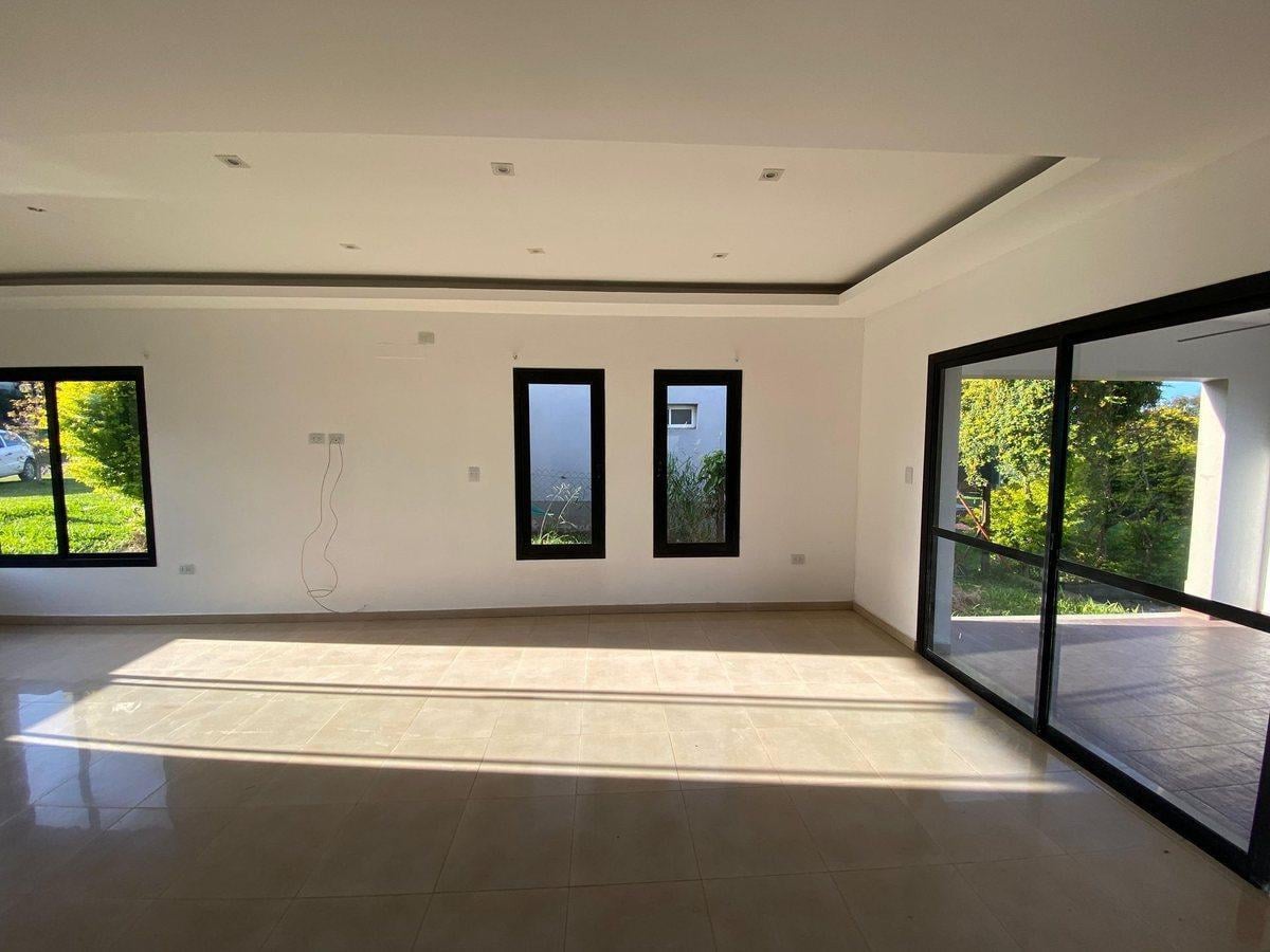 Foto de VENTA CASA COUNTRY LOMALINDA 3 DORMITORIOS C/PILET, imagen 3