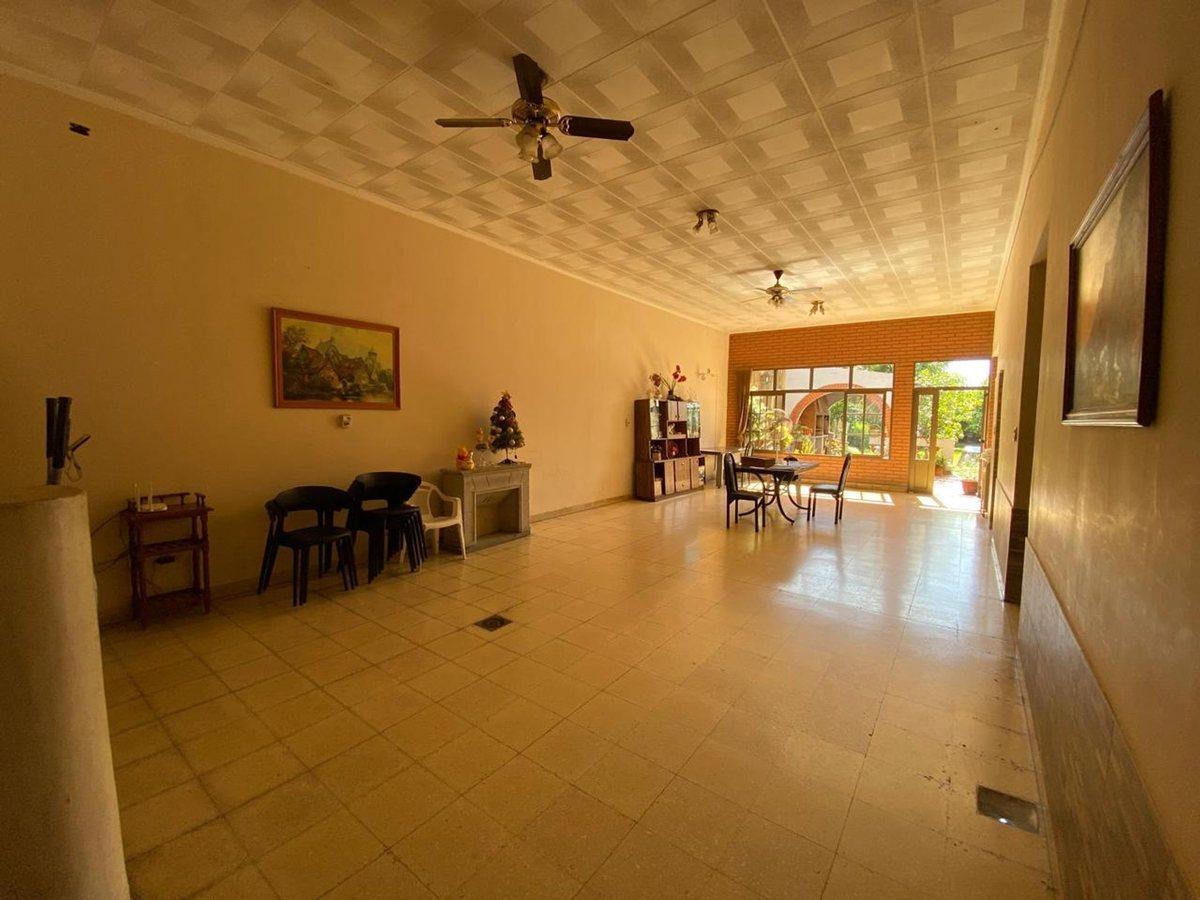 Foto de VENTA CASA 4 DORM- 2 BAÑOS- B° EL BOSQUE- SMT, imagen 1