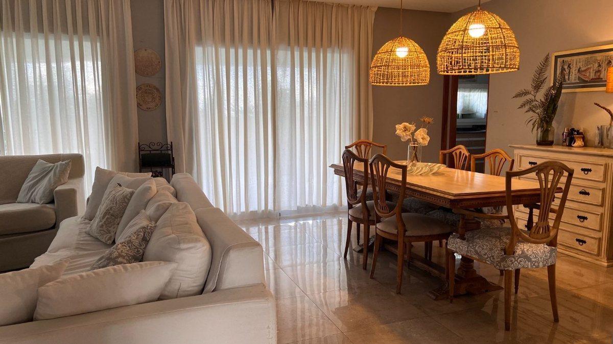 Foto de VENTA DE CASA DE 4 DORMITORIOS - ALTO VERDE 3, imagen 3