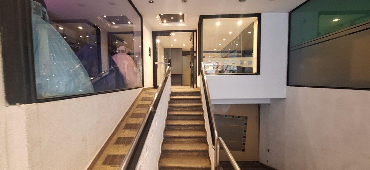Foto de VENTA OFICINA C/TERRAZA TORRE TRIBUNALES C/RENTA, imagen 1