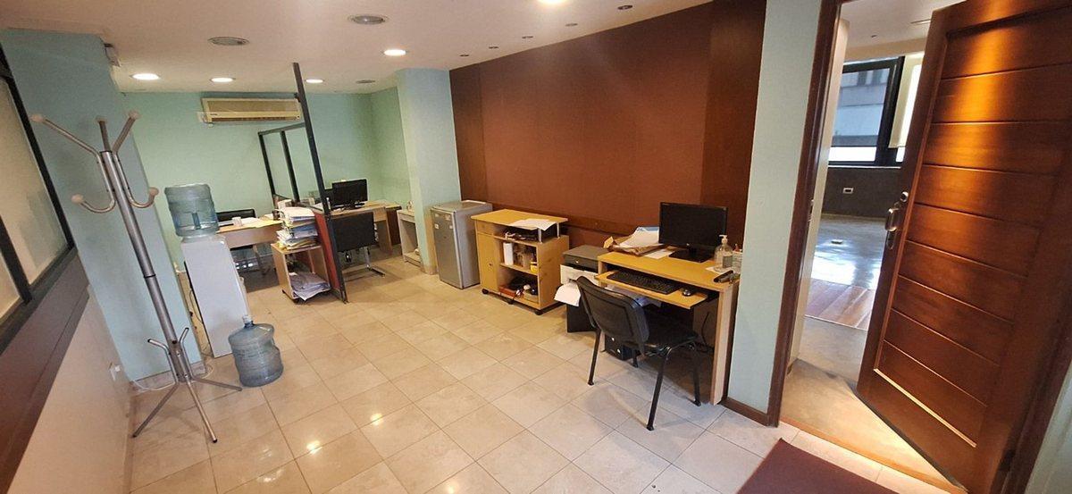 Foto de VENTA OFICINA C/TERRAZA TORRE TRIBUNALES C/RENTA, imagen 3