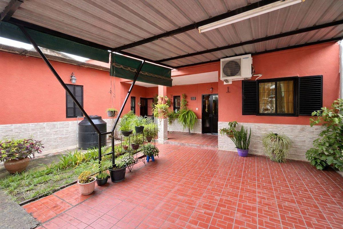 Foto de VENTA CASA 3 DORMITORIOS ZONA AV AMERICA, imagen 2
