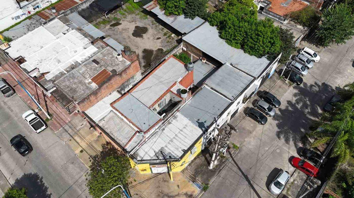 Foto de VENTA ESQUINA AV. BELGRANO Y AZCUENAGA 560M2, imagen 2