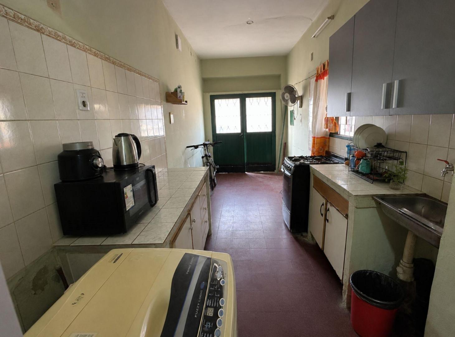 Foto de VENTA PH- B° SARMIENTO-PLANTA BAJA- 3 DORM 2 BAÑOS, imagen 3