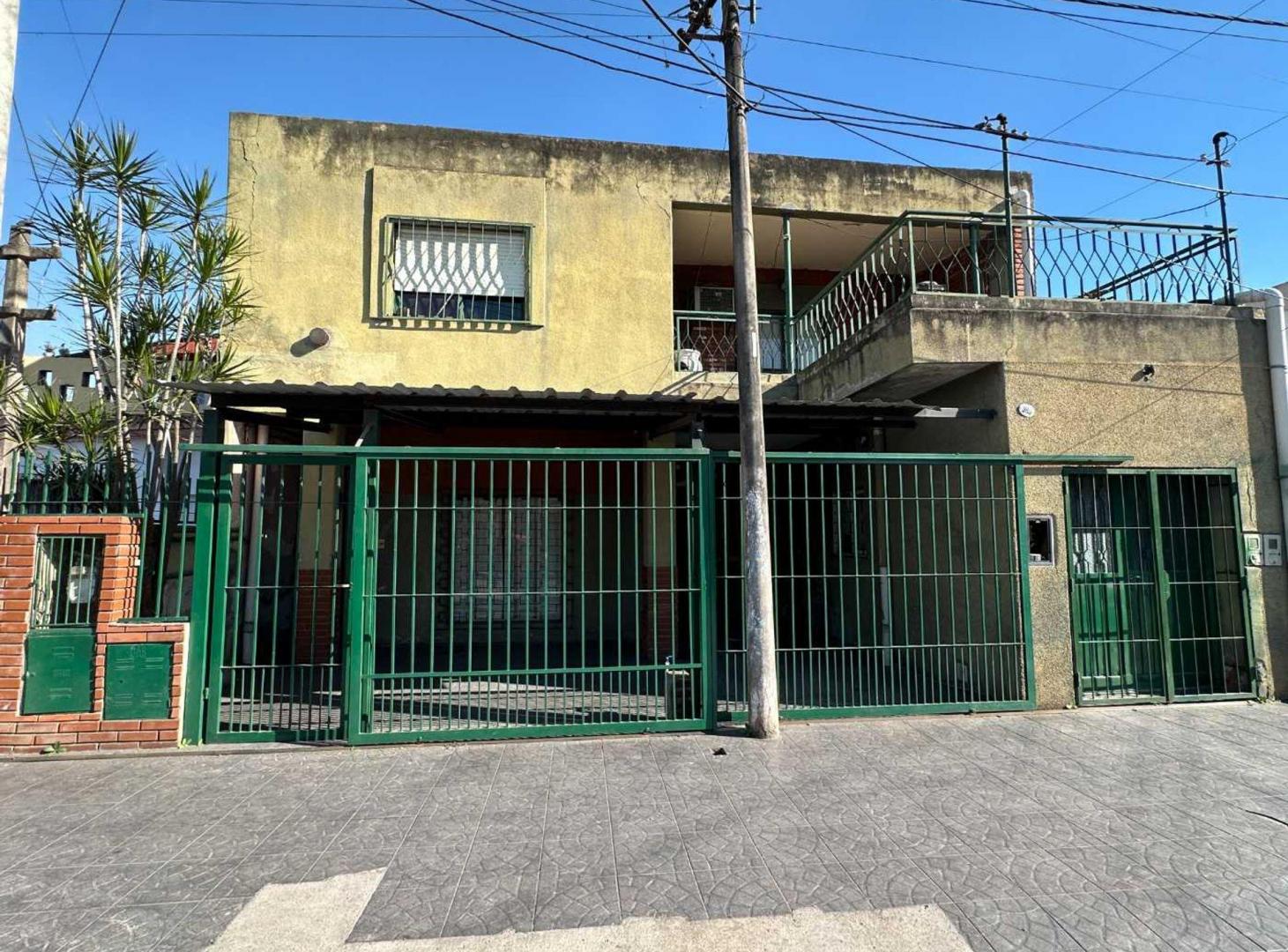 Foto de VENTA PH- B° SARMIENTO-PLANTA BAJA- 3 DORM 2 BAÑOS, imagen 2