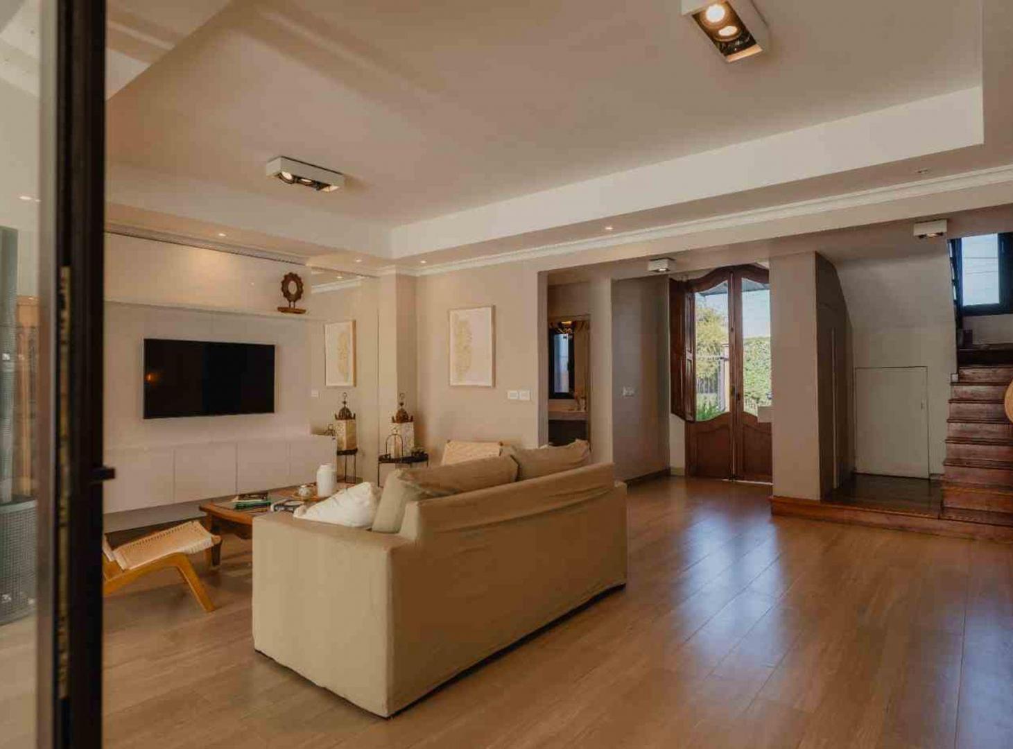 Foto de Venta Casa 4 Dormitorios con Pileta Yerba Buena, imagen 4