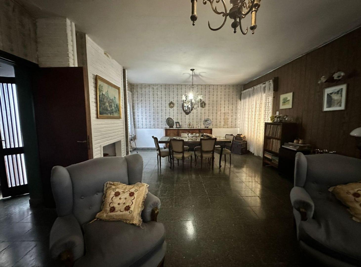 Foto de Venta casa 4 dormitorios zona parque Guillermina, imagen 2
