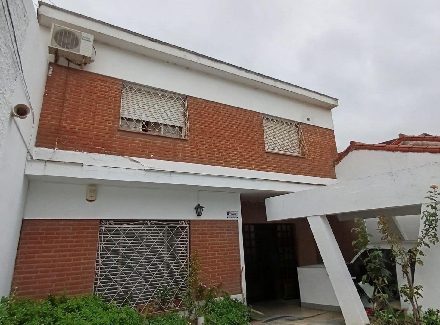 Foto de Casa 3 Dorm. Apta Crédito - jardín cochera y fondo, imagen 1