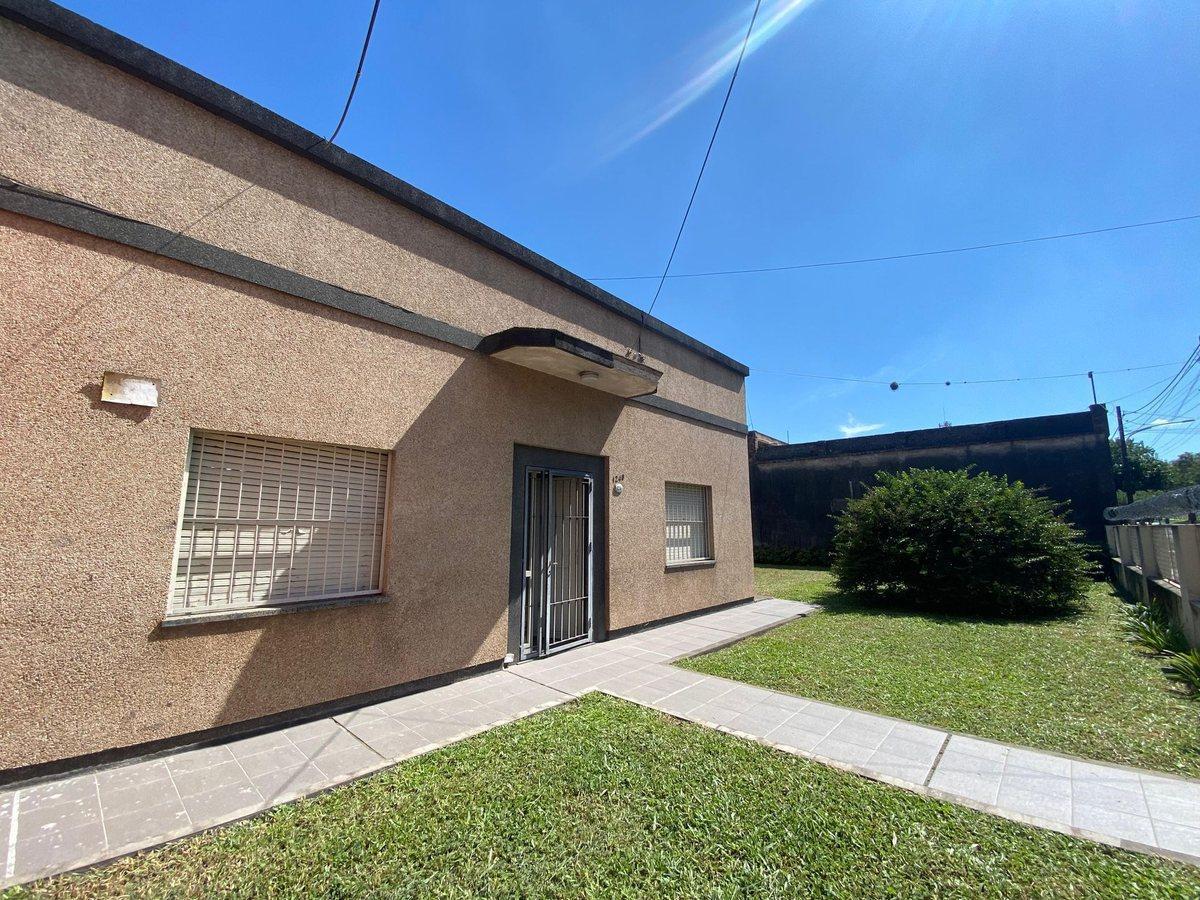 Foto de VENTA CASA 3 DORMITORIOS - VIAMONTE 1.200, imagen 1