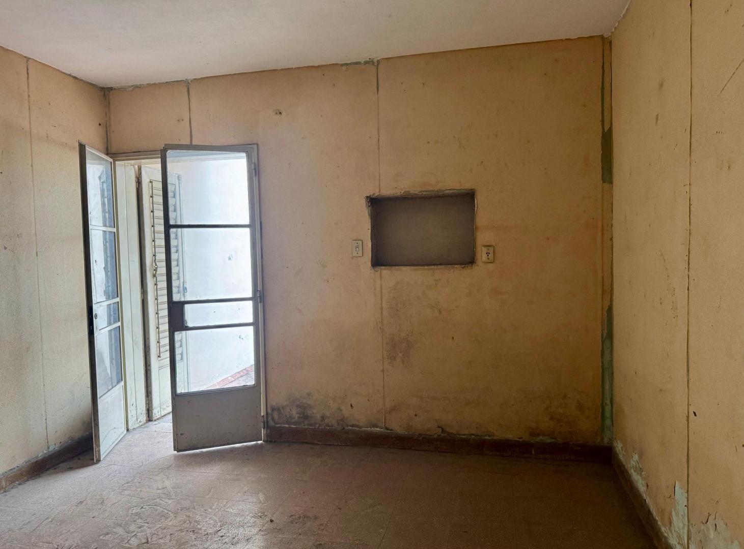 Foto de VENTA CASA A REFACCIONAR ZONA PZTA MITRE, imagen 5