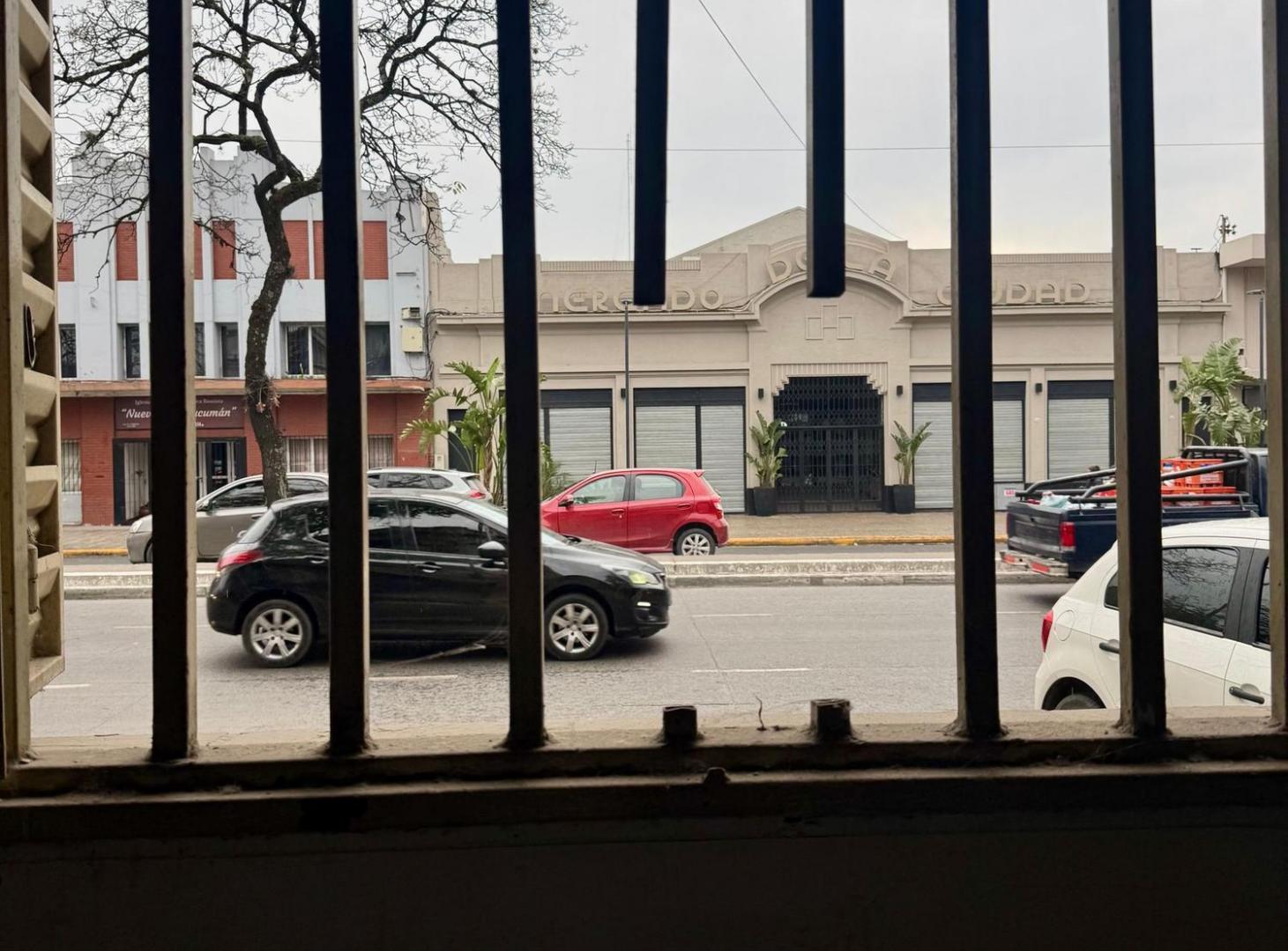 Foto de VENTA CASA A REFACCIONAR ZONA PZTA MITRE, imagen 2
