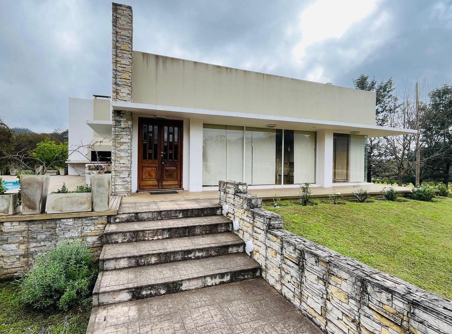 Foto de VENTA DE CASA BOUTIQUE (AMOBLADA) C/PILETA EN RACO, imagen 3