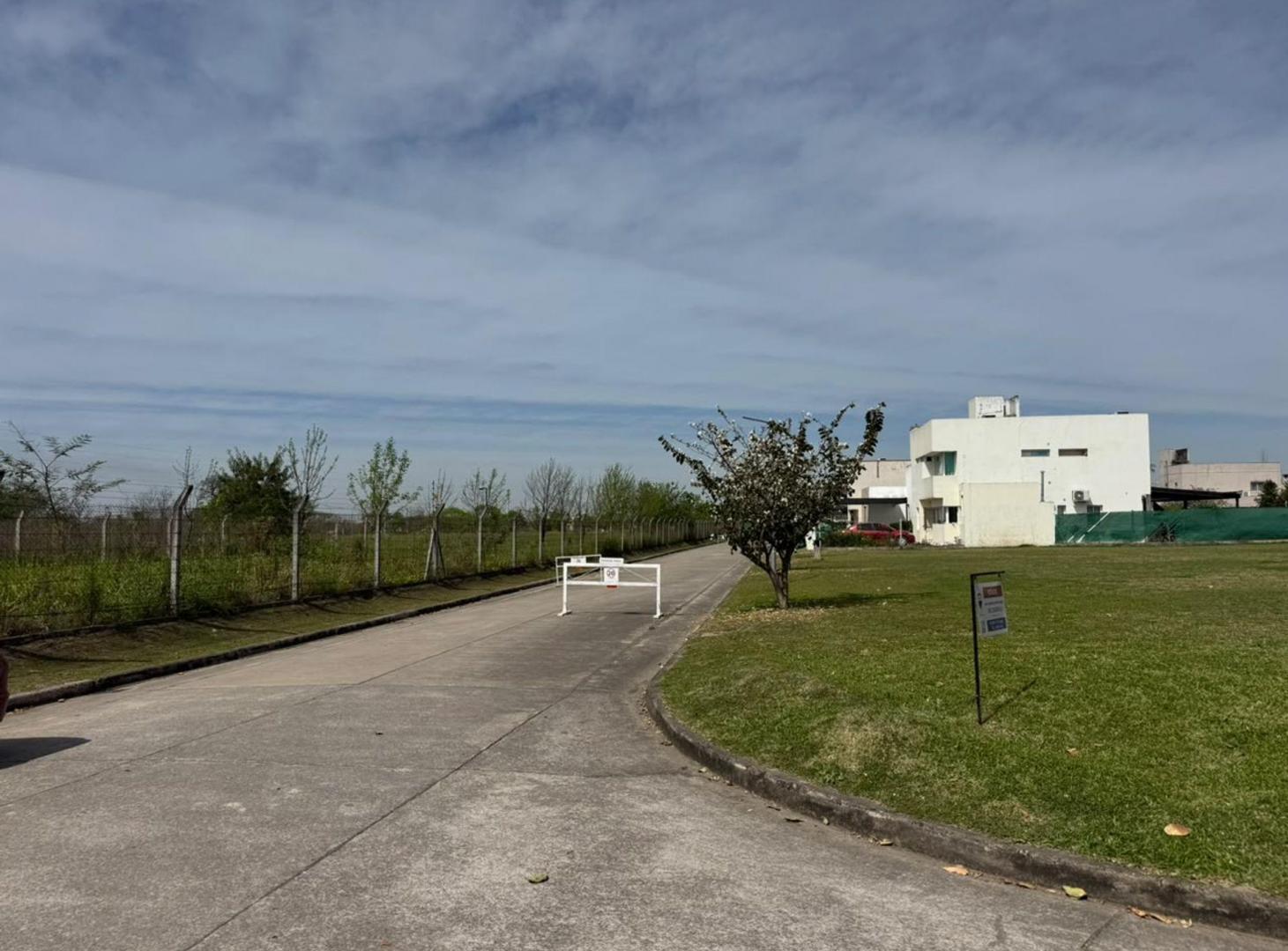 Foto de VENTA LOTE ESQUINA 641 M² EN LAS QUINTAS 1, imagen 1