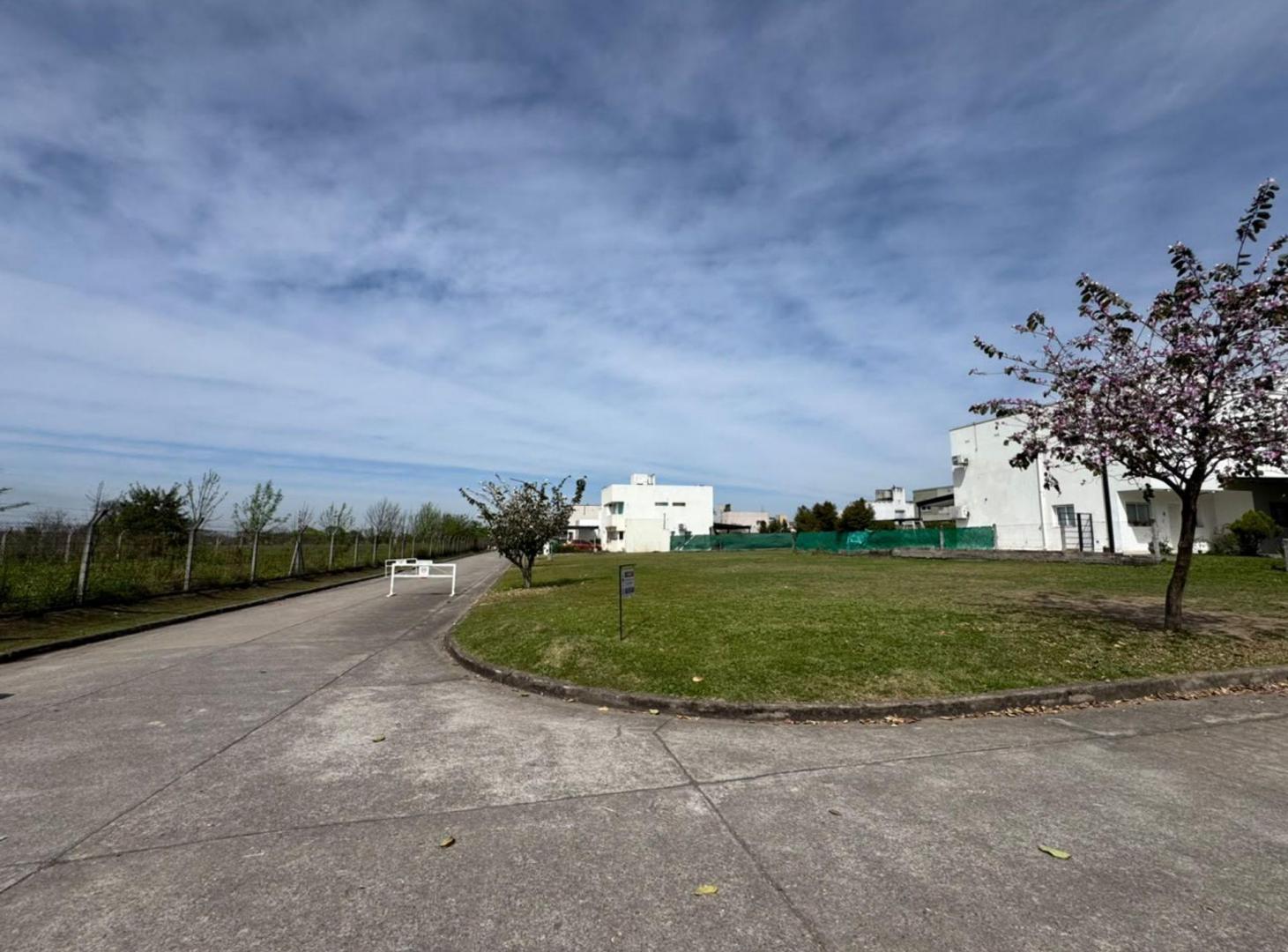 Foto de VENTA LOTE ESQUINA 641 M² EN LAS QUINTAS 1, imagen 3