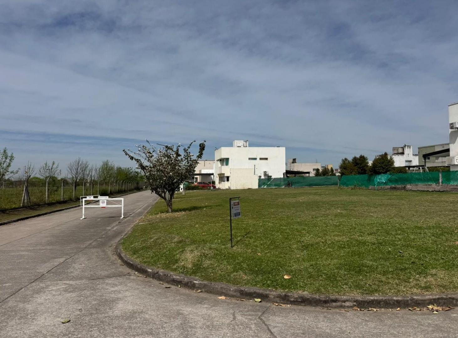 Foto de VENTA LOTE ESQUINA 641 M² EN LAS QUINTAS 1, imagen 2