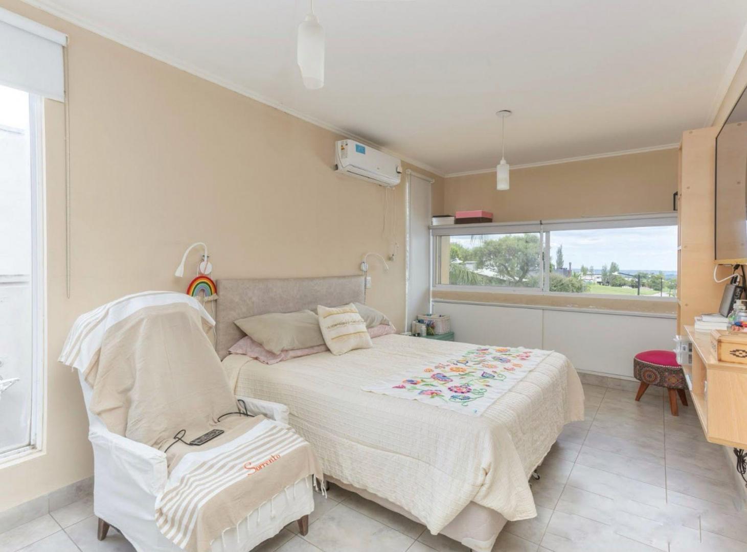 Foto de VENTA CASA COUNTRY LOMALINDA 3 DORMITORIOS C/PILET, imagen 4
