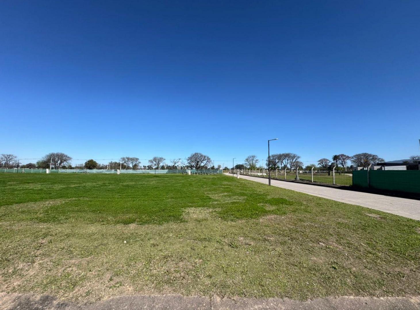 Foto de TERRENO CENTRAL EN VENTA VIENTO SUR, imagen 2