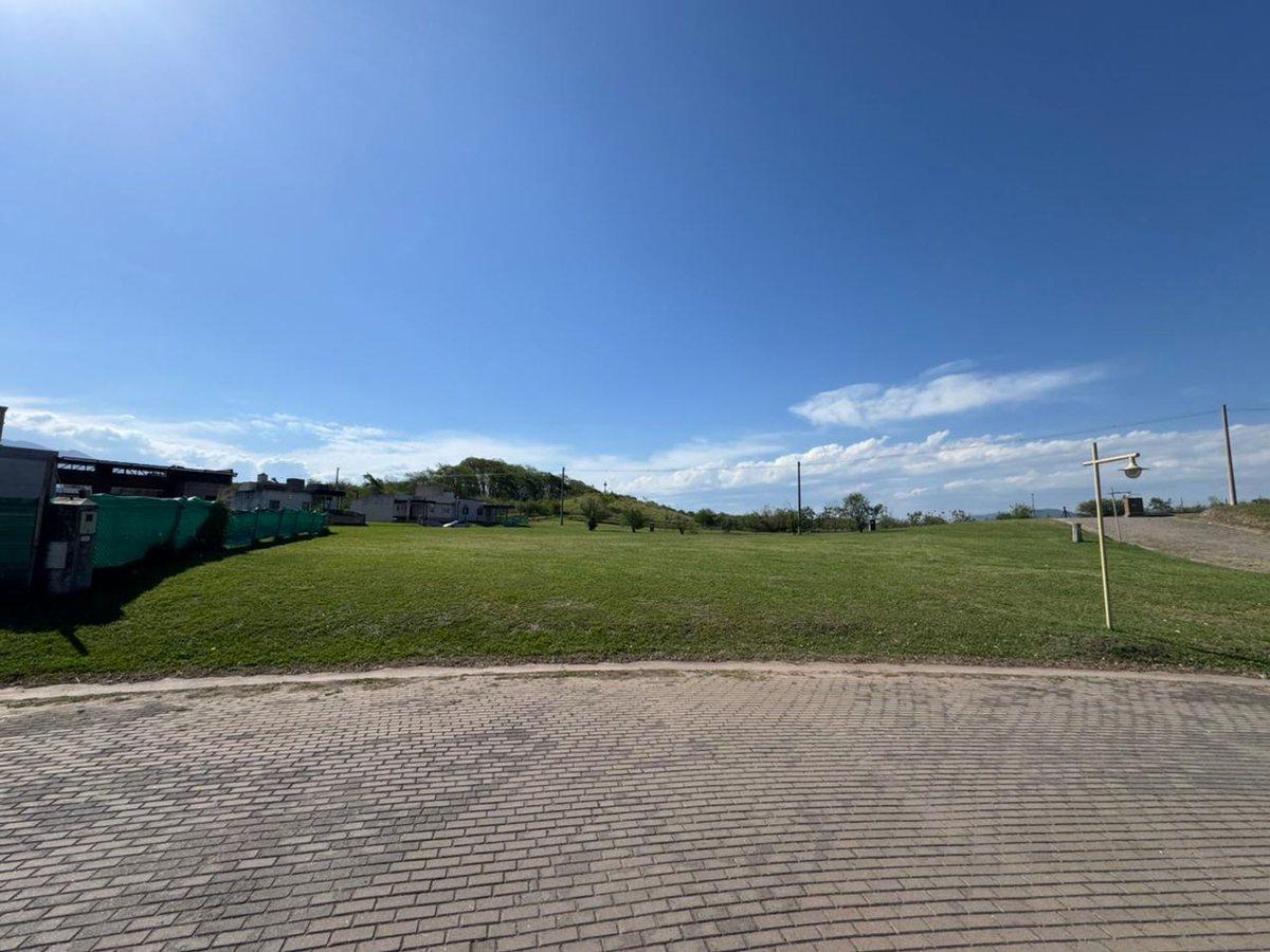 Foto de VENTA TERRENO CENTRAL PRADERAS DEL NOGAL, imagen 4