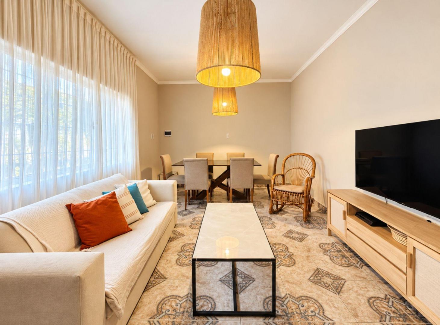 Foto de VENTA CASA 2 DORMITORIOS BARRIO SUR SAN MIGUEL TUC, imagen 1