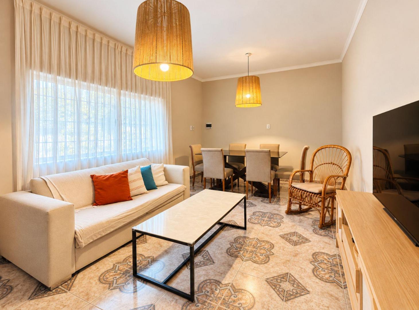 Foto de VENTA CASA 2 DORMITORIOS BARRIO SUR SAN MIGUEL TUC, imagen 3