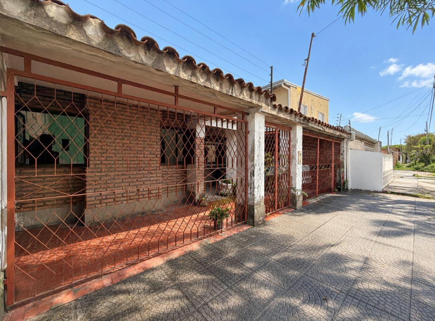 Foto de VENTA CASA 3 DORM ZONA UNIVERSITARIA SMT, imagen 1