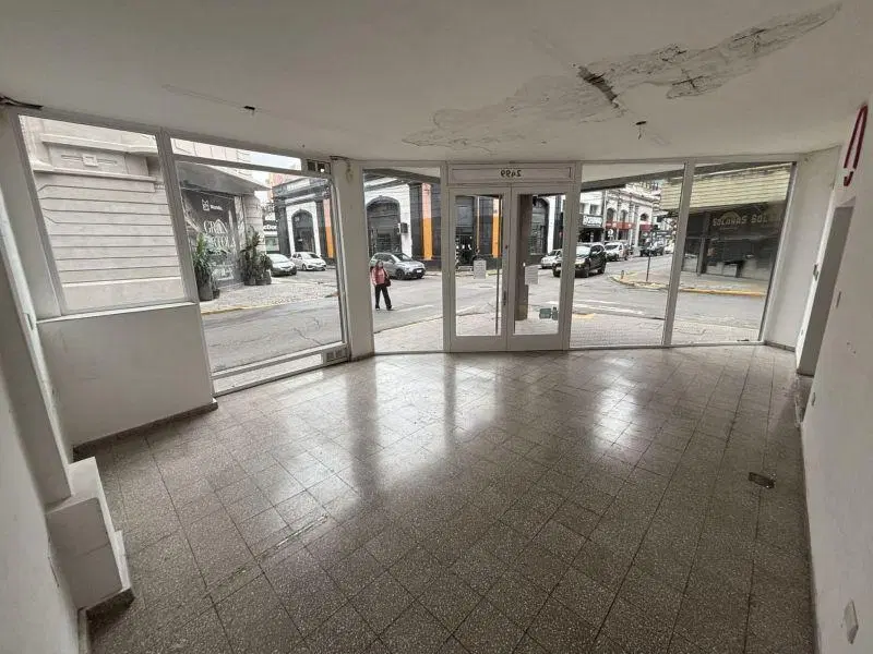 25 de mayo 2600 5