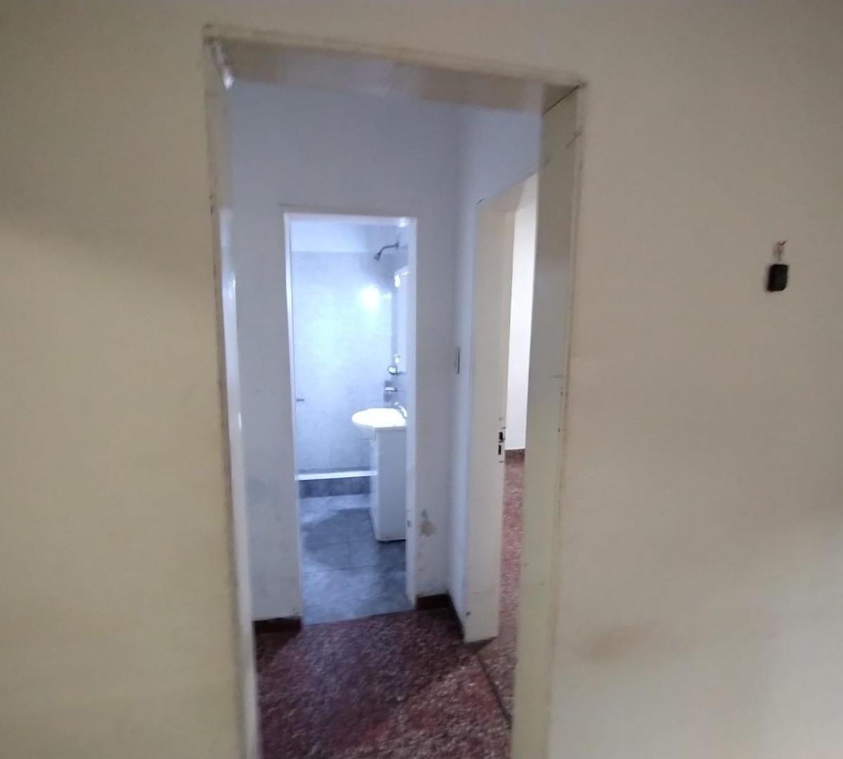 Venta Casa Dos Plantas en Rafael Calzada 5