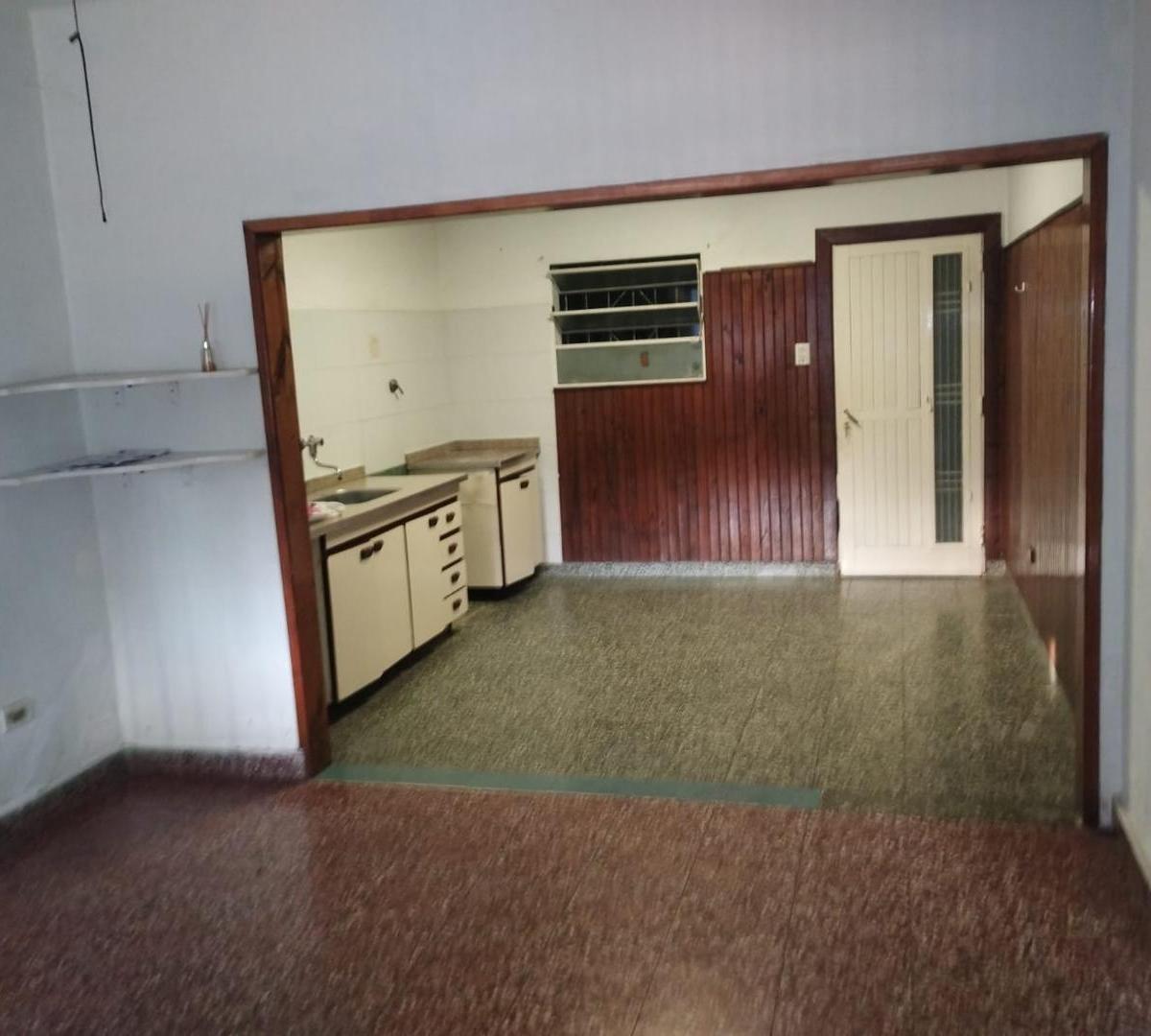 Venta Casa Dos Plantas en Rafael Calzada 1