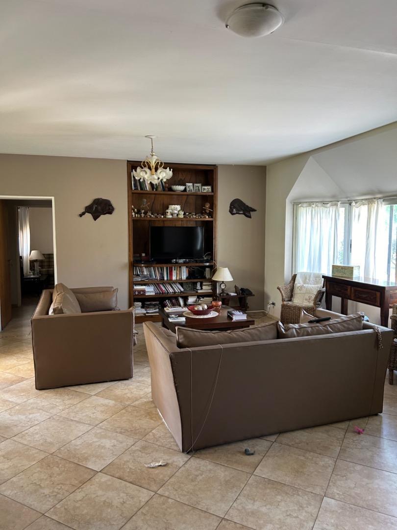 Foto de CASA EN VENTA EN EL COUNTRY EL PARAISO. RETASADA!!, imagen 2