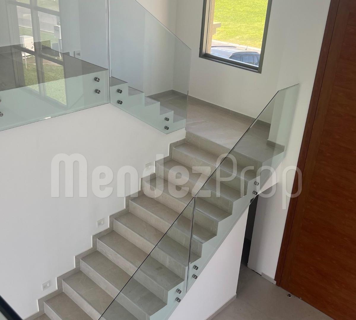Venta Casa en Terralagos. Canning 2