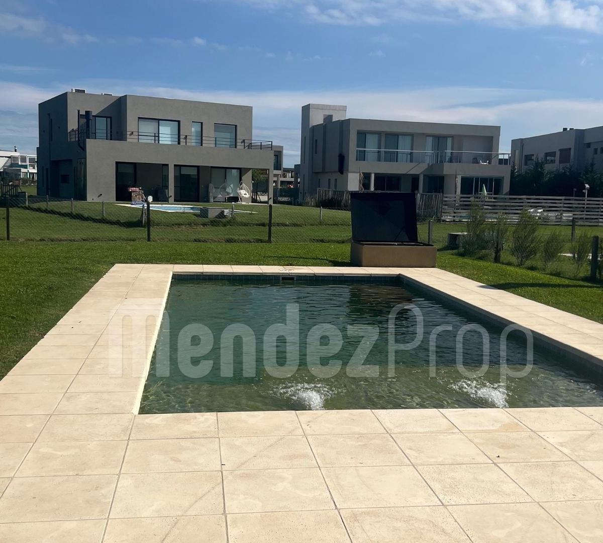 Venta Casa en Terralagos. Canning 3