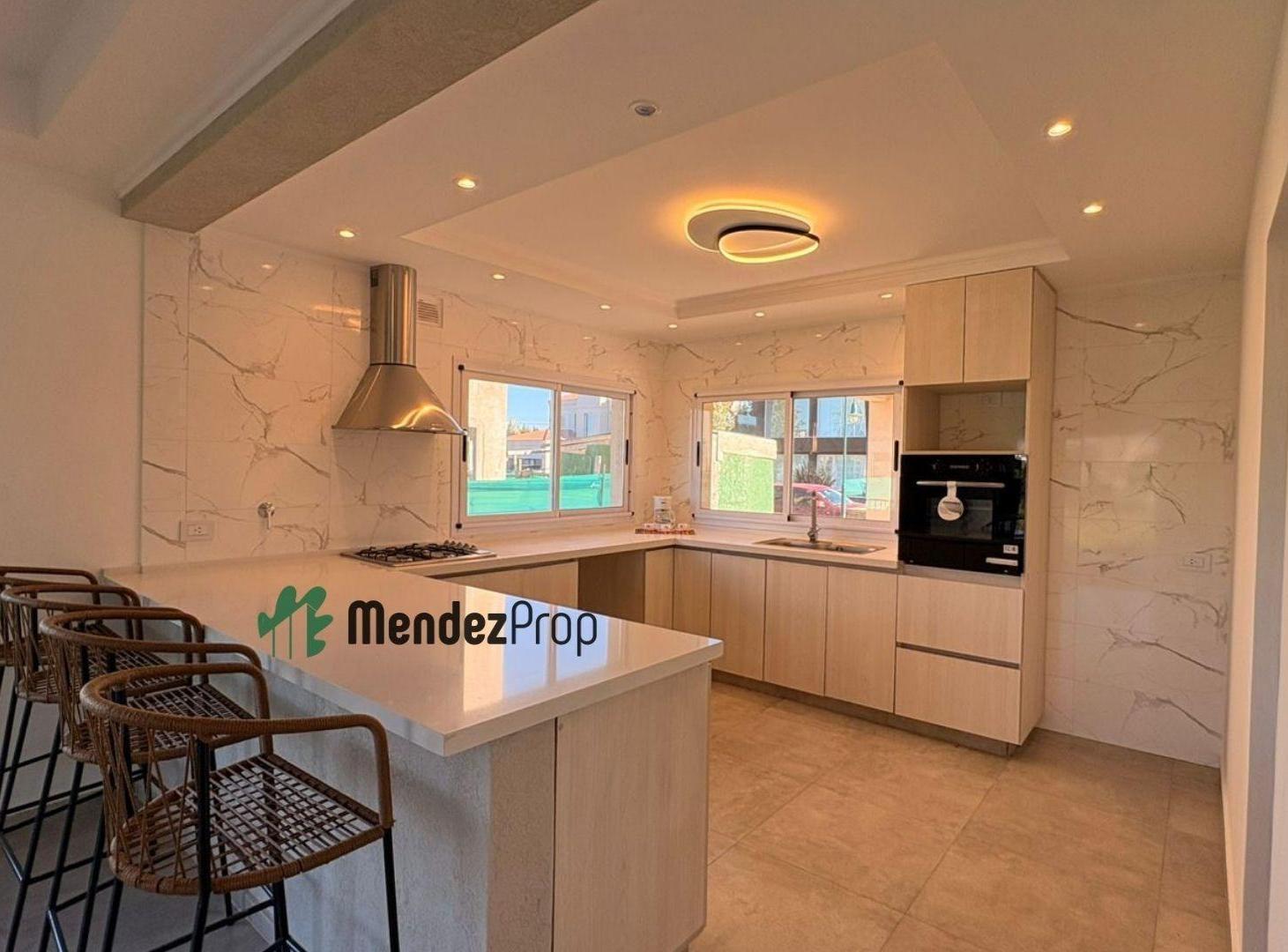 CASA A ESTRENAR EN EL REBENQUE