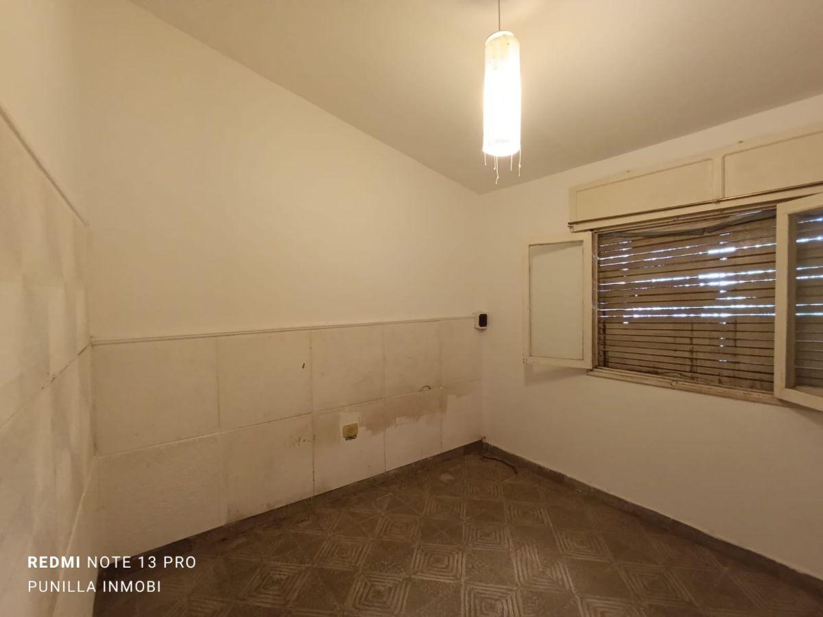 Foto de casa 2 dormitorios + 3 departamentos de 1 dormitorio c/uno, imagen 2