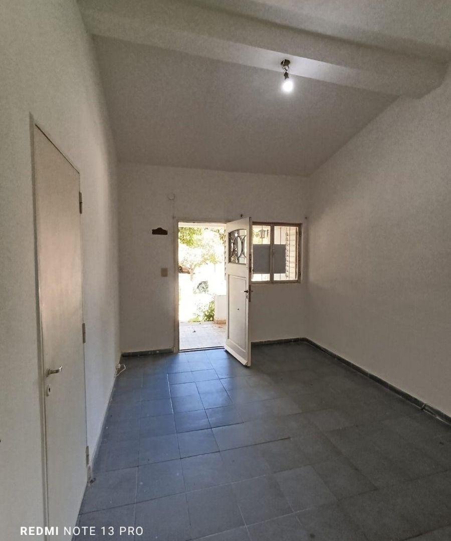 Foto de casa 2 dormitorios + 3 departamentos de 1 dormitorio c/uno, imagen 4