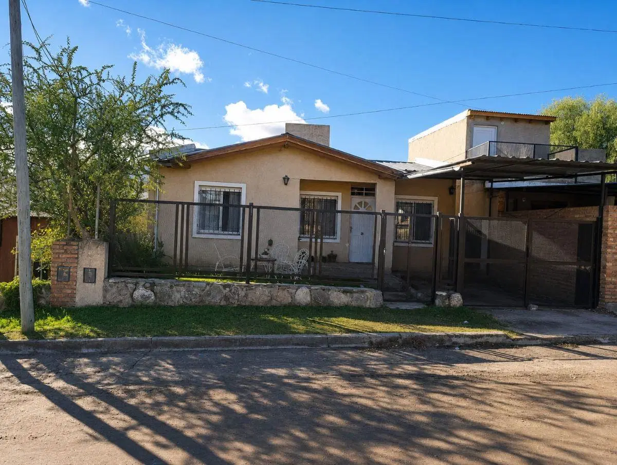 OPORTUNIDAD CASA EN VENTA EN CAPILLA DEL MONTE, CBA. 3