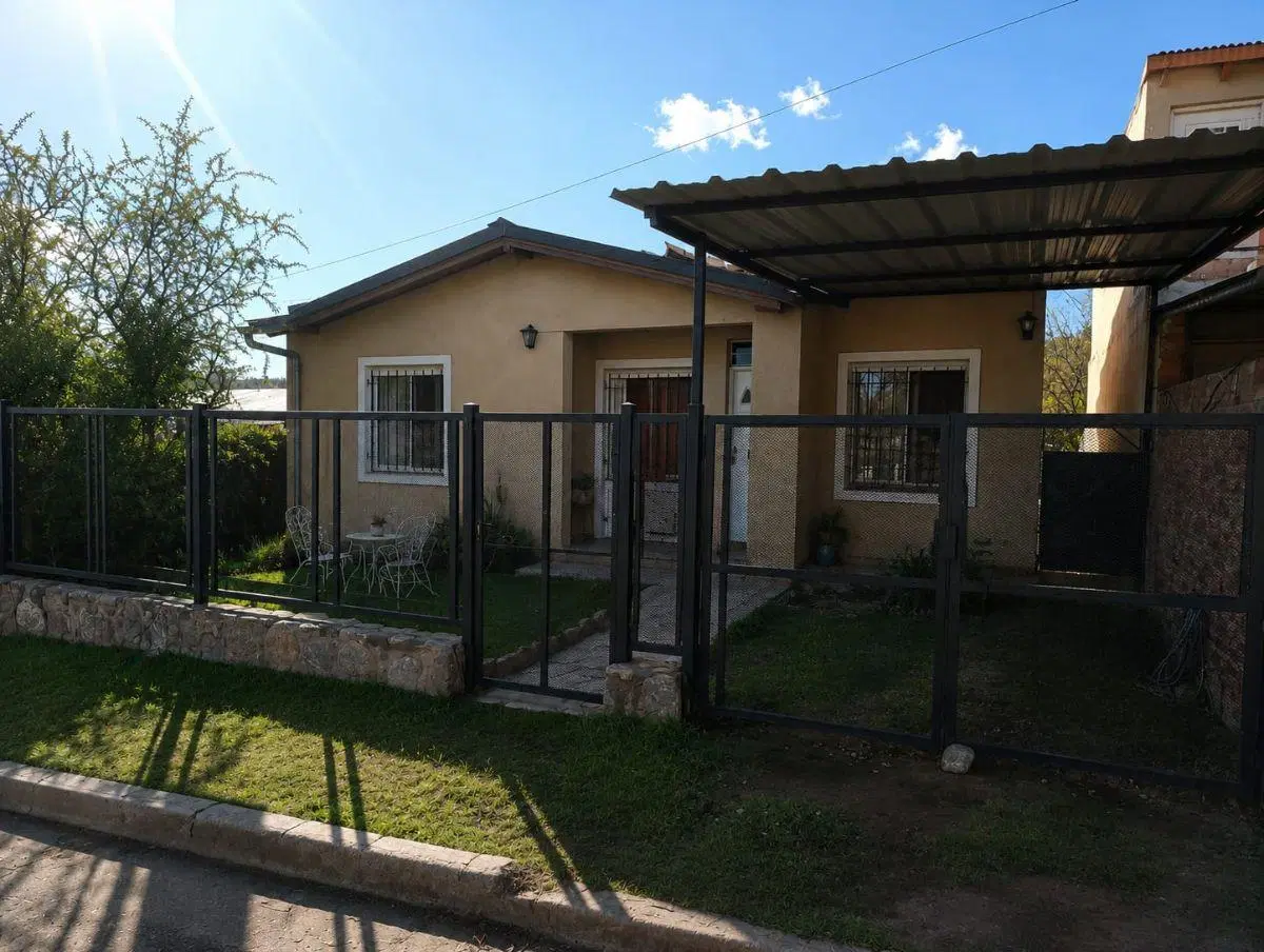 OPORTUNIDAD CASA EN VENTA EN CAPILLA DEL MONTE, CBA. 1