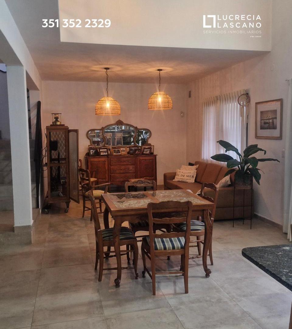 Foto de Casa en alquiler de tres dormitorios en Villa Allende Lomas a metros, imagen 2