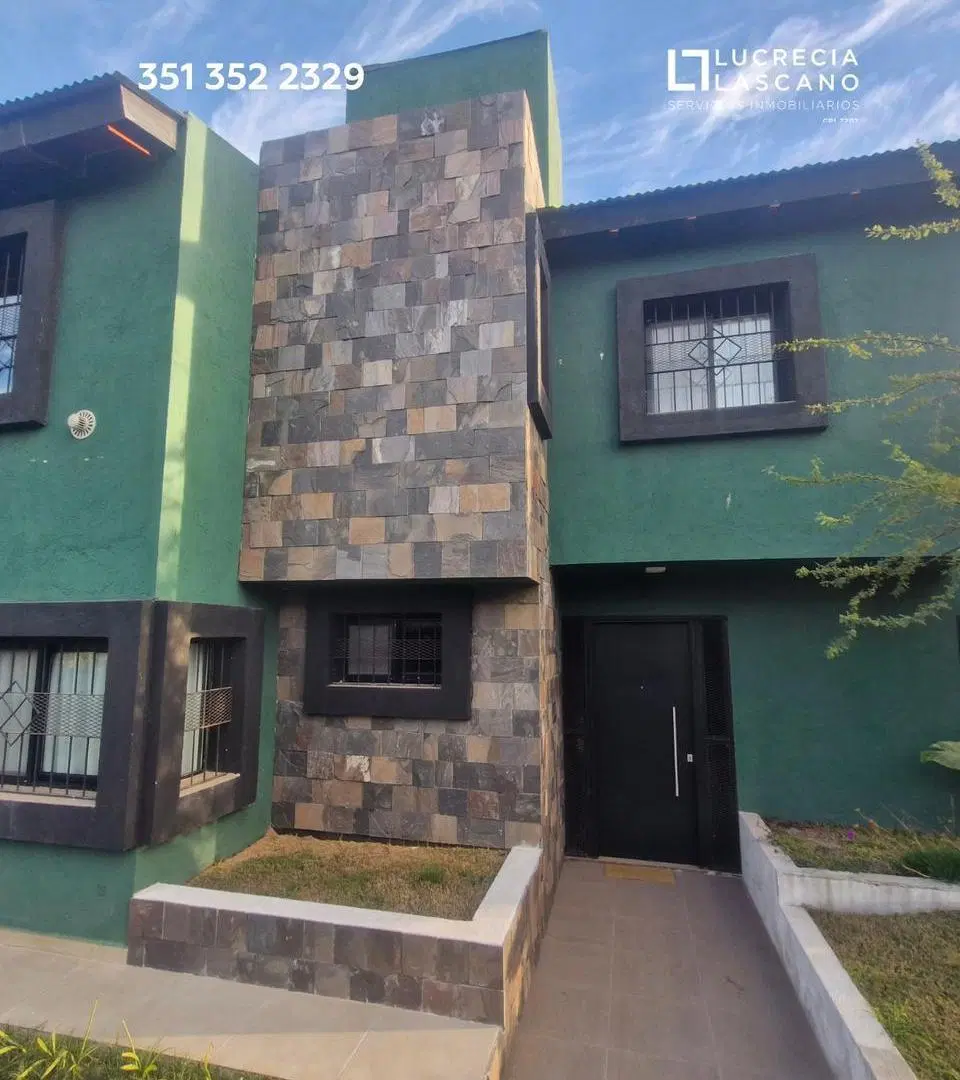 Casa en alquiler de tres dormitorios en Villa Allende Lomas a metros Av. Argentina 3