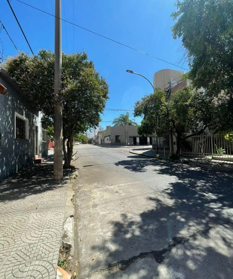 Casa en venta – 3 dormitorios con cochera | A metros de B° General Paz 2