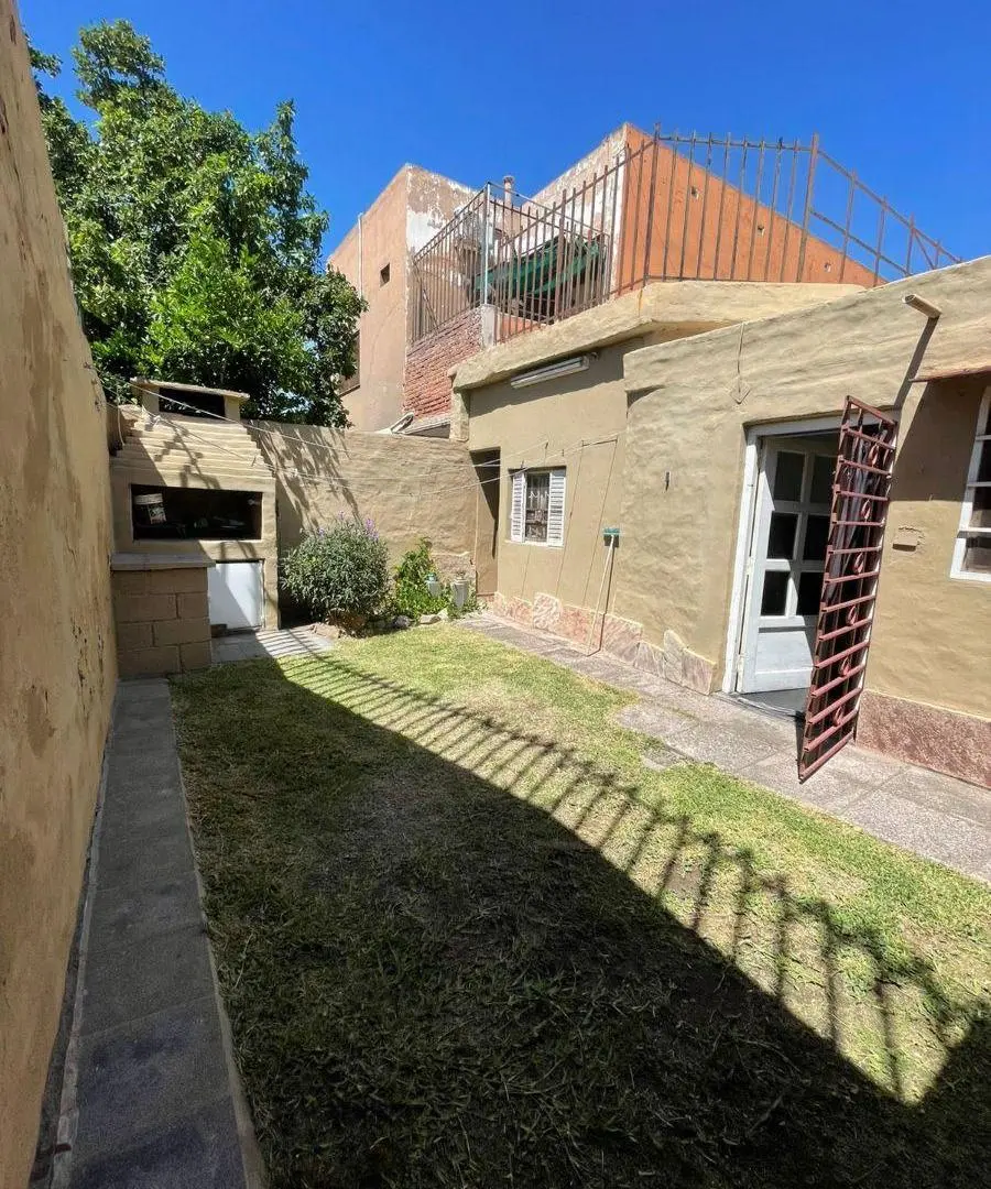 Casa en venta – 3 dormitorios con cochera | A metros de B° General Paz 4